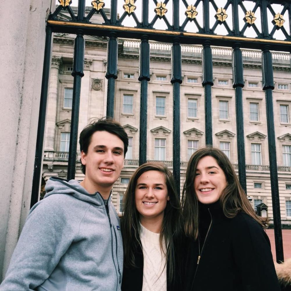 Meet your Posher, Claire